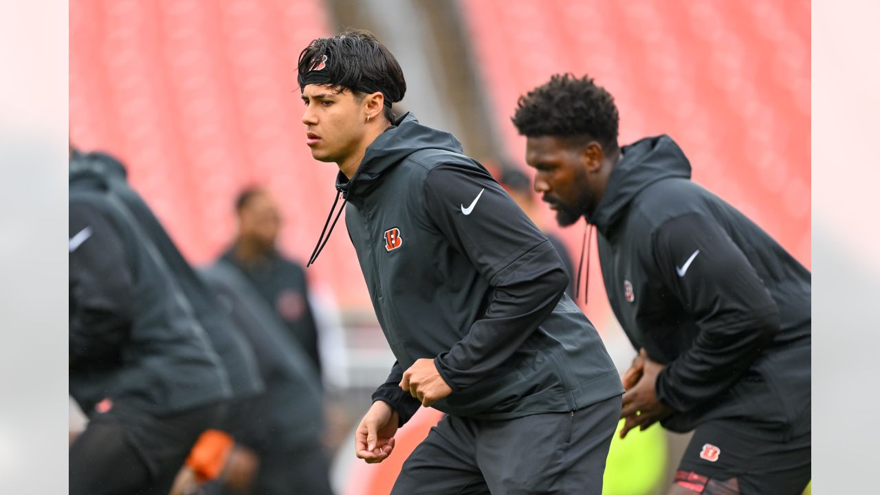 Photos: Bengals Warm Up for Atlanta