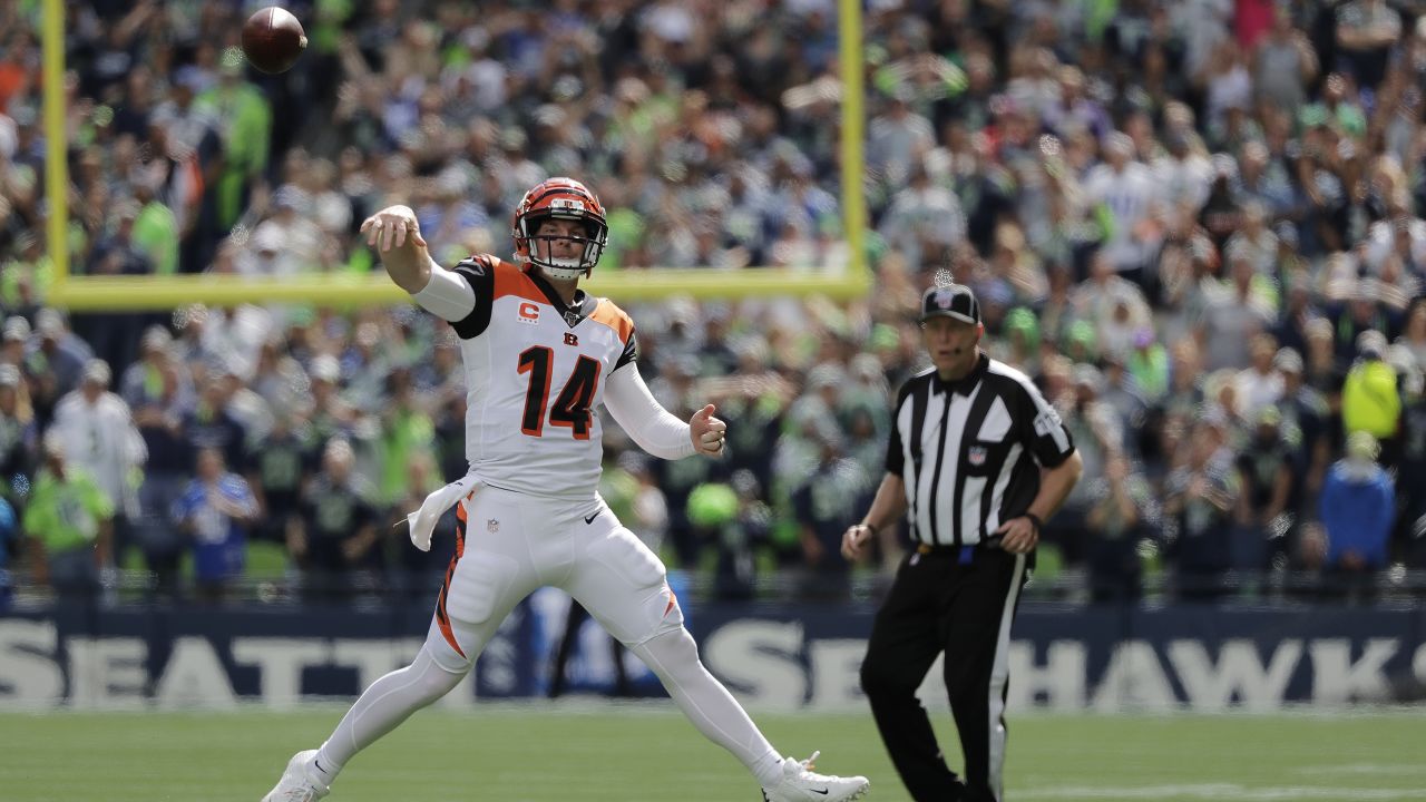 Cincinnati Bengals quarterback Andy Dalton passes in the first half of an  NFL football game against the Arizona Cardinals, Sunday, Oct. 6, 2019, in  Cincinnati. (AP Photo/Gary Landers Stock Photo - Alamy