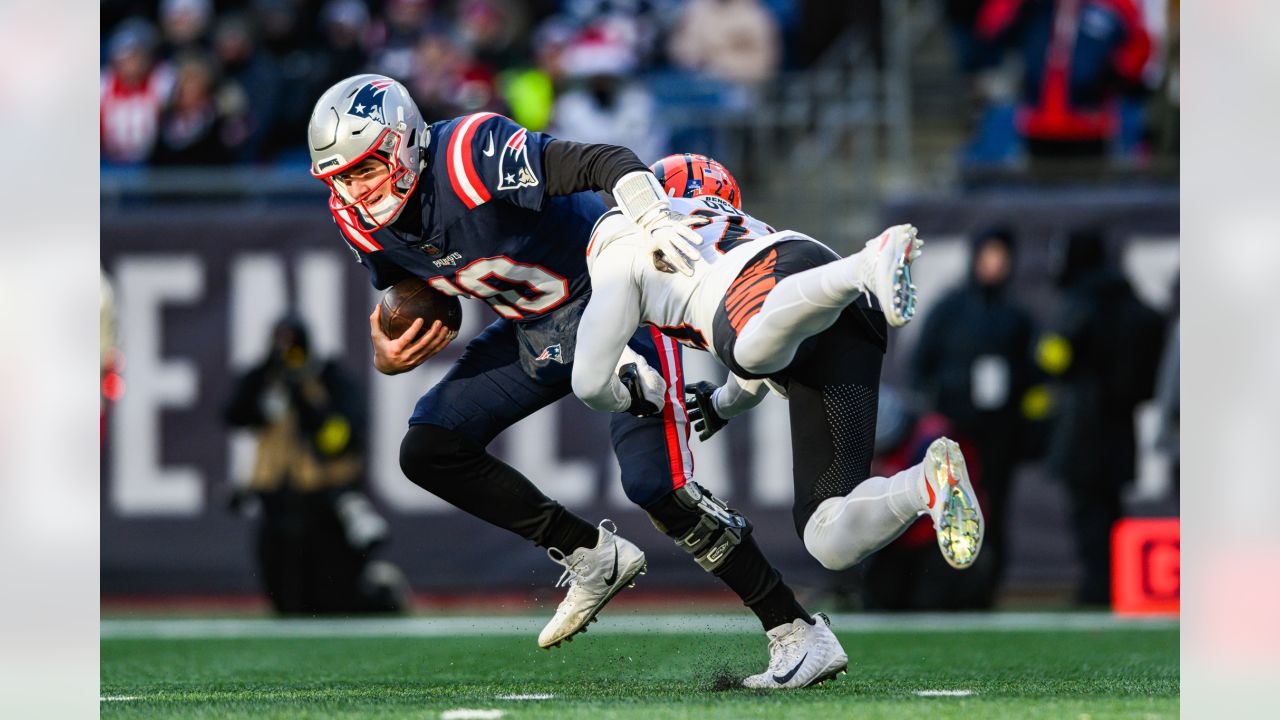 Patriots wake up to throttle Bengals 43-17