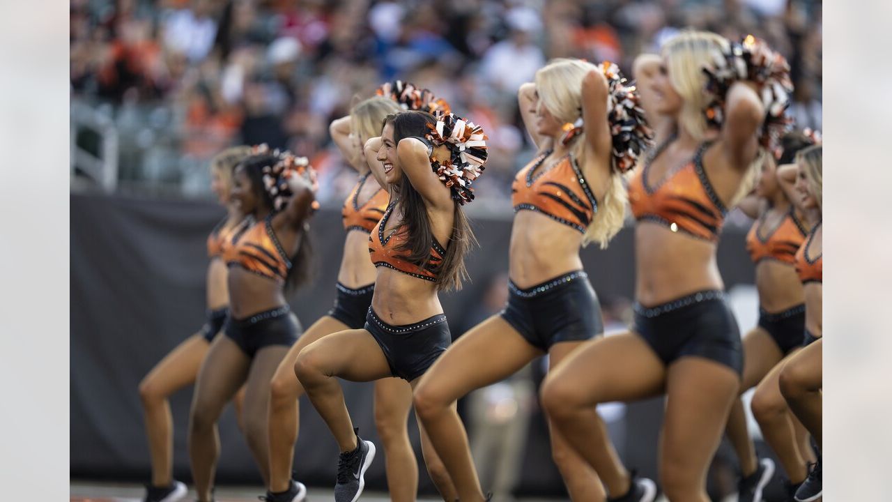 Photos  Ben-Gals Cheerleaders in Week 3 of the 2022 Preseason