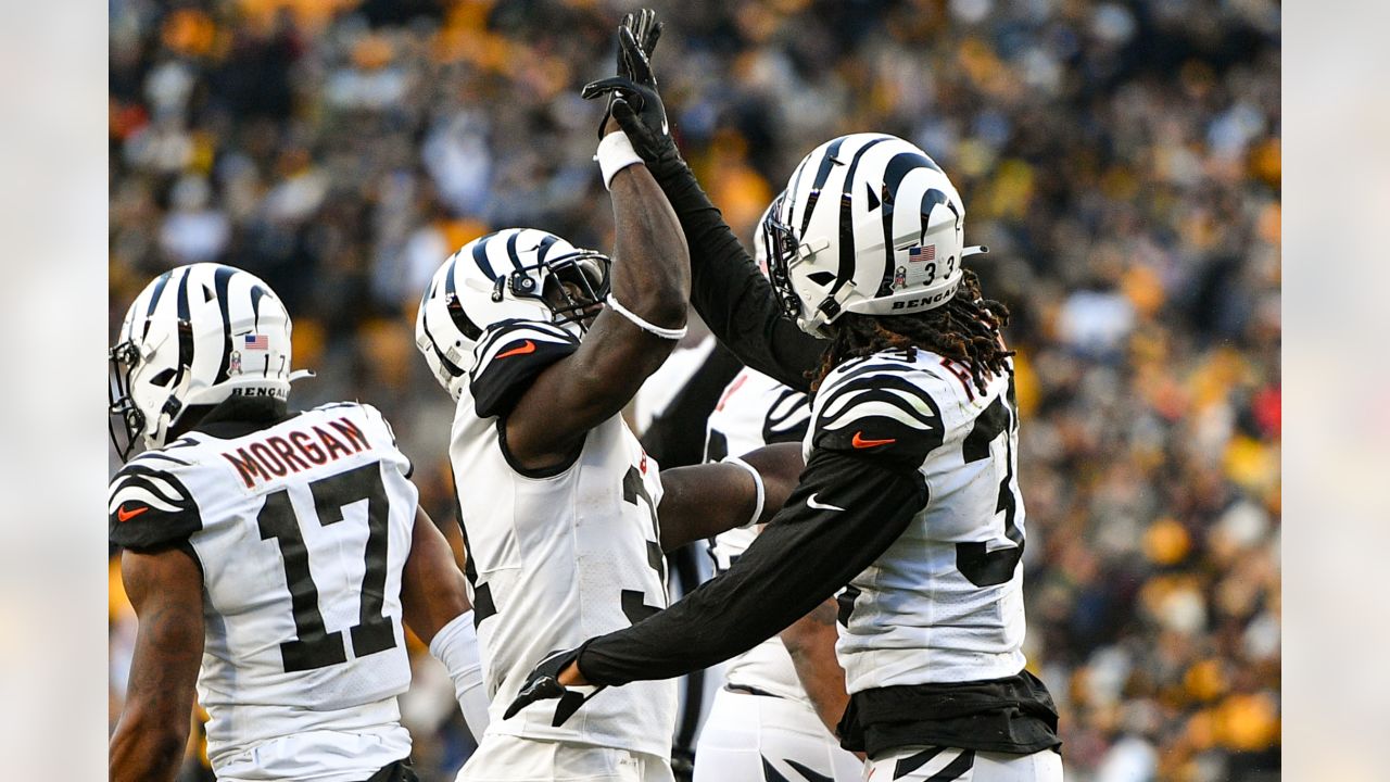 Cincinnati Bengals cornerback Tre Flowers (33) reacts during an