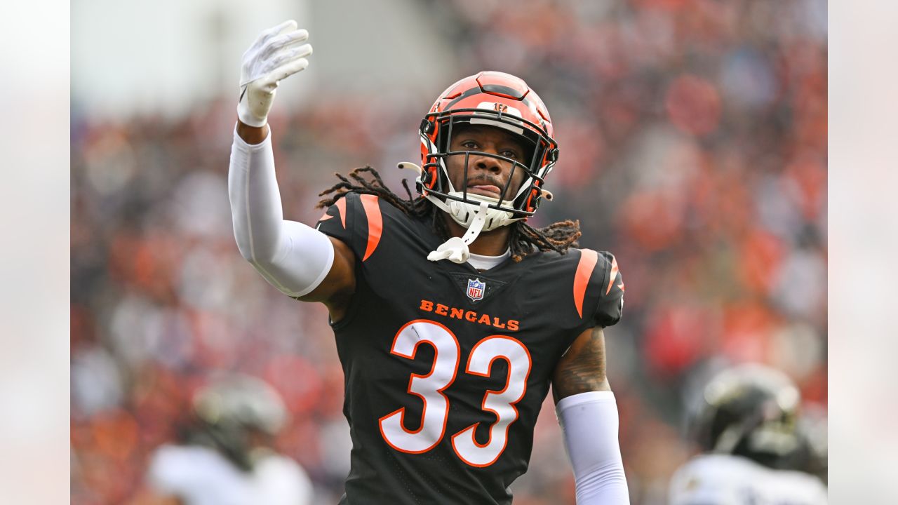 Cincinnati Bengals cornerback Tre Flowers (33) celebrates during