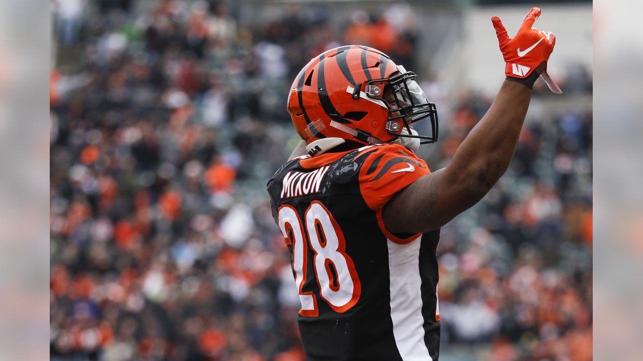 Cincinnati Bengals running back Joe Mixon walks the sidelines