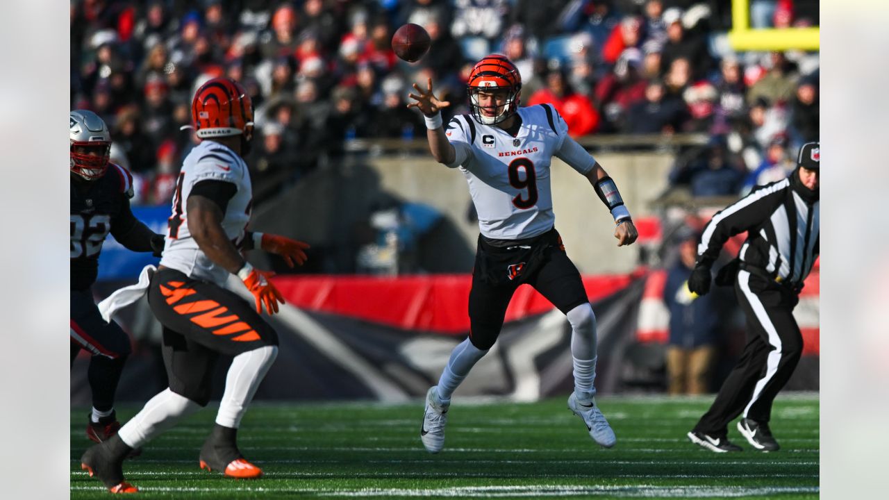 Foxborough, United States. 24th Dec, 2022. Cincinnati Bengals quarterback Joe  Burrow (9) looks for a pass during the first half of a game against New  England Patriots at Gillette Stadium in Foxborough