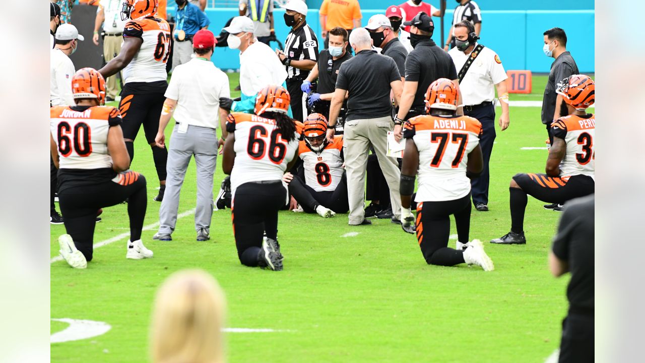 bengals kneeling