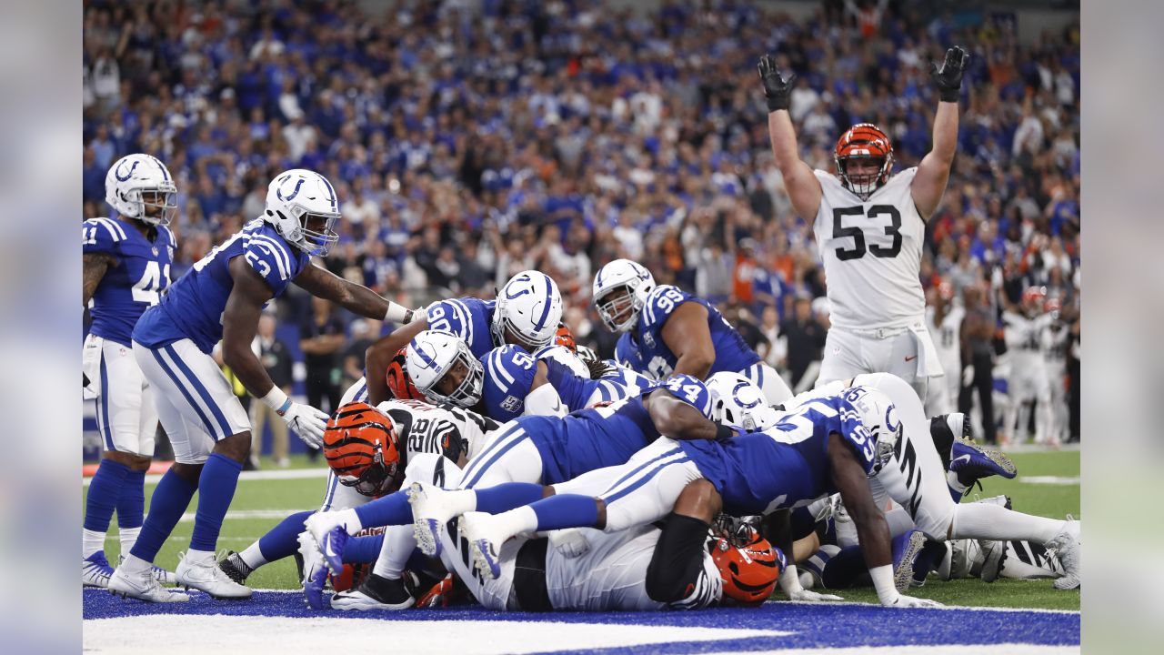 Colts win fifth straight, blank Bengals