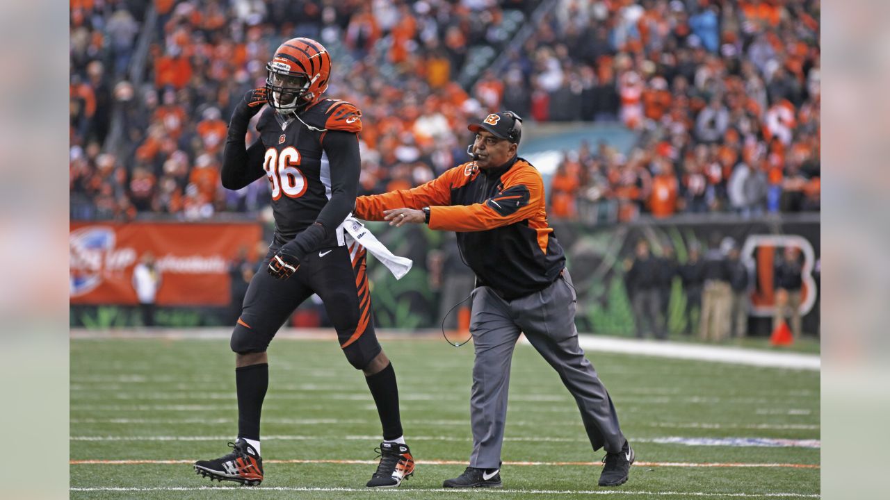 Cincinnati Bengals running back Joe Mixon (28) greets military personnel  before the start of an NFL football game between the Cincinnati Bengals and  the Carolina Panthers, during the NFL's Salute to Service