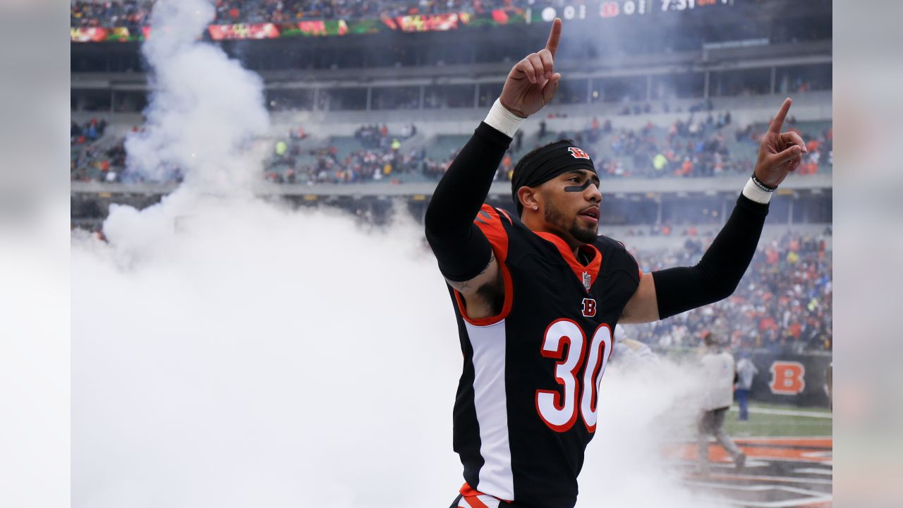 Pittsburgh Steelers cornerback Ahkello Witherspoon (25) celebrates an  interception during a NFL football game against the Cincinnati Bengals,  Sunday, Sept. 11, 2022, in Cincinnati. (AP Photo/Emilee Chinn Stock Photo -  Alamy