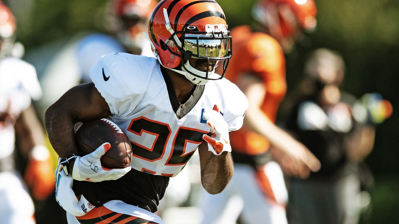 Former UNC Star Giovani Bernard Released by Cincinnati Bengals