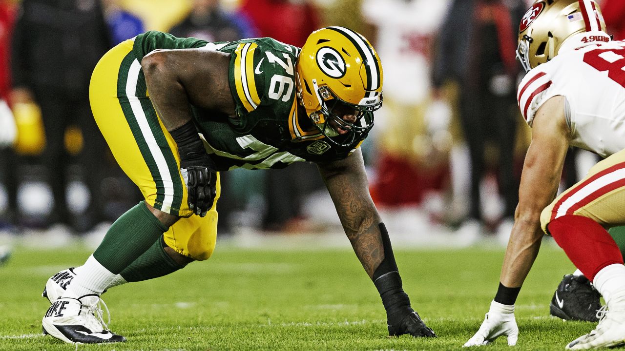 DT Mike Daniels re-signing with Cincinnati Bengals