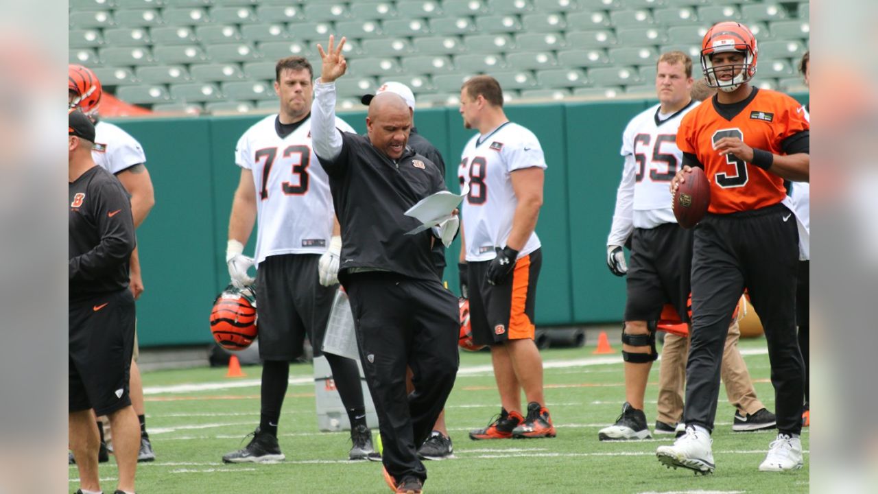 Wide receiver T.J. Houshmandzadeh of the Cincinnati Bengals shushes