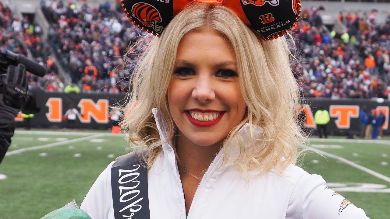 Cheering on the Bengals Sans Pompoms - The Blonde Side