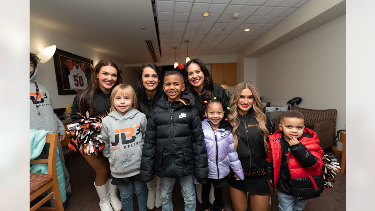 Daily Sports Smile: Jessie Bates III hosts holiday event for single mothers  and families