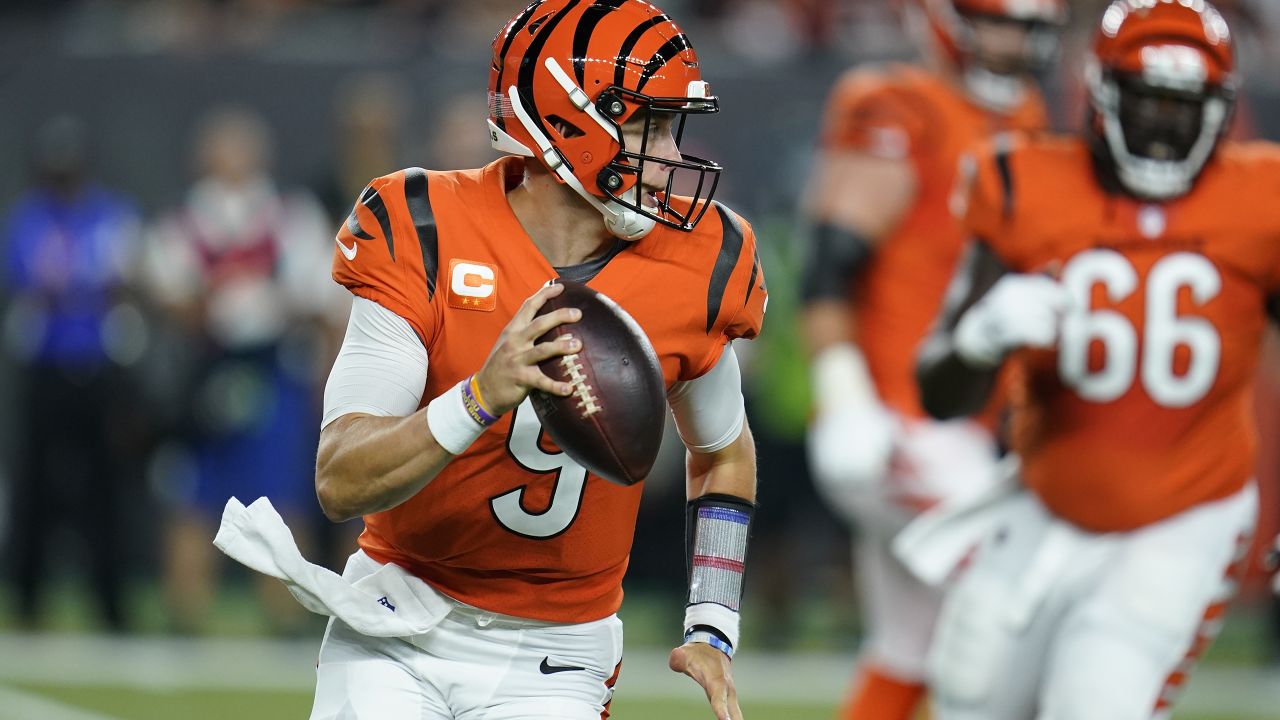 Cincinnati Bengals kicker Evan McPherson (2) high fives safety Vonn Bell  (24) during the second half