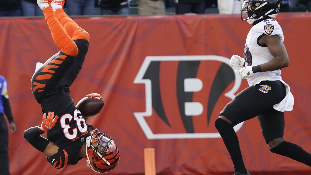 Landover, United States. 26th Aug, 2023. Cincinnati Bengals OT D'Ante Smith  (70) holding back DE Efe Obada (97) from making an attempt to tackle the QB  during a NFL preseason game between