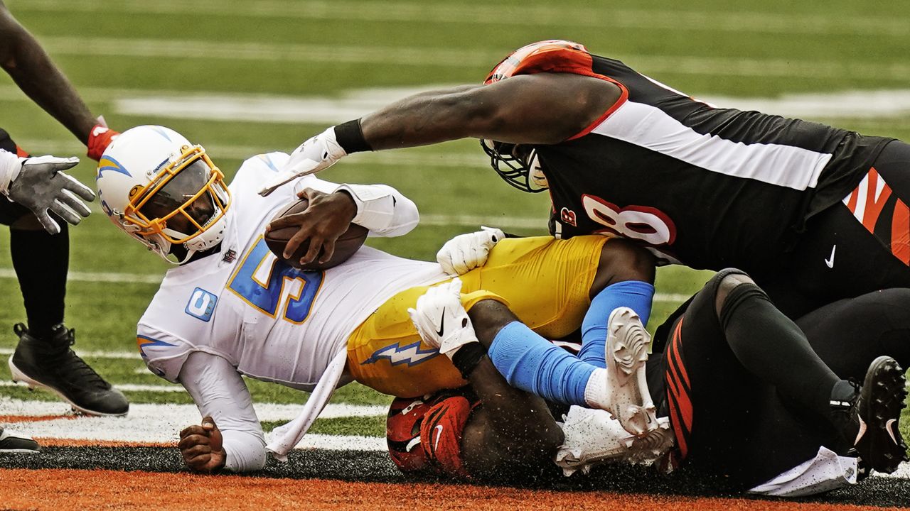 September 13, 2020: A.J. Green #18 of the Cincinnati Bengals warms up  before NFL football game action between the Los Angeles Chargers and the  Cincinnati Bengals at Paul Brown Stadium on September