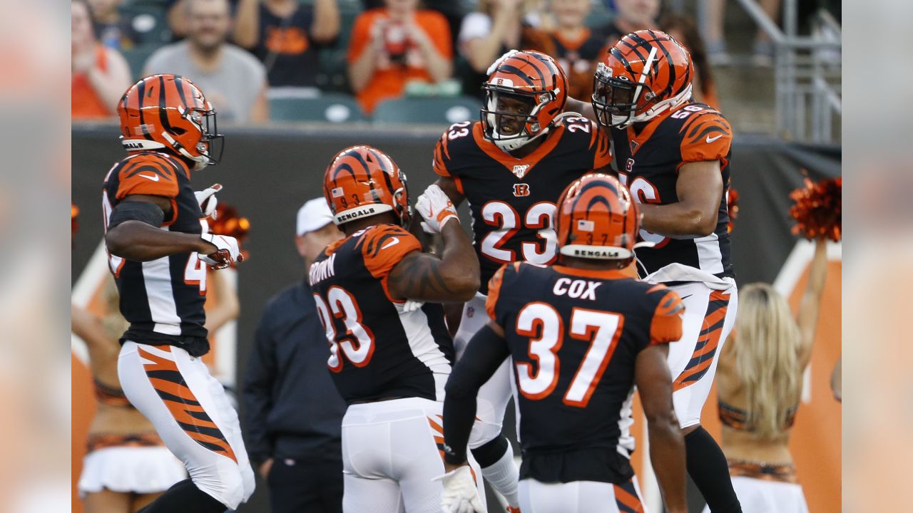 Cincinnati Bengals cornerback Darius Phillips (23) warms up before an NFL  football game against …