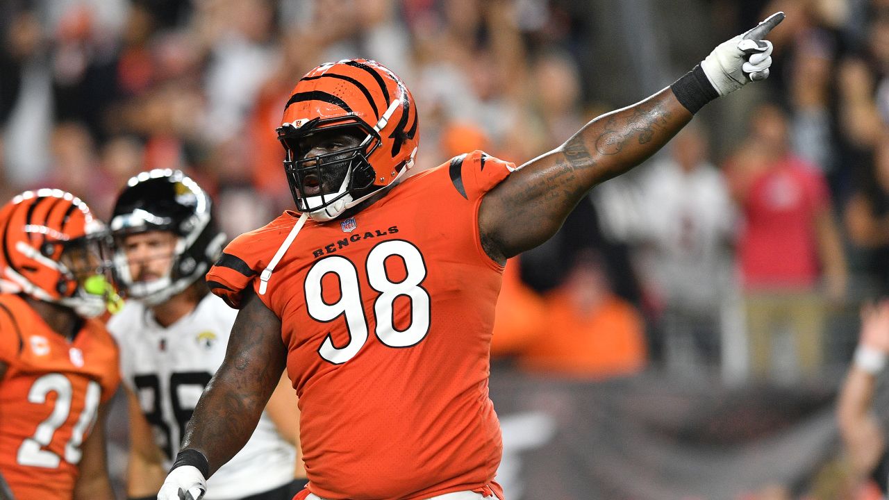 Cincinnati Bengals kicker Evan McPherson (2) high fives safety Vonn Bell  (24) during the second half