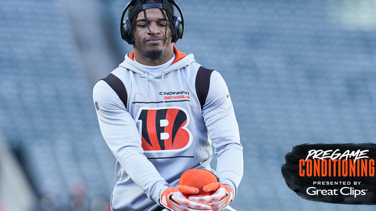 Photos: Bengals Warm Up for Wildcard Weekend