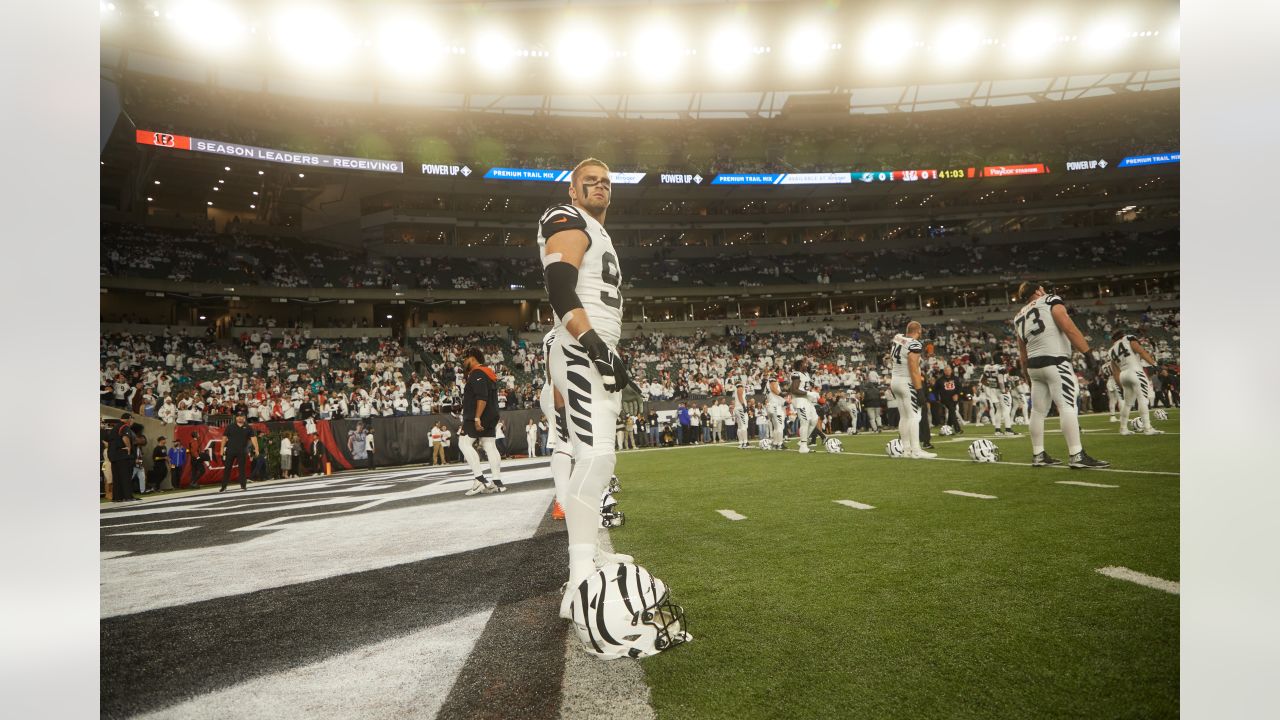 ❄️ ICY ❄️ The @Bengals are bringing back their White Bengal look today in  Pittsburgh