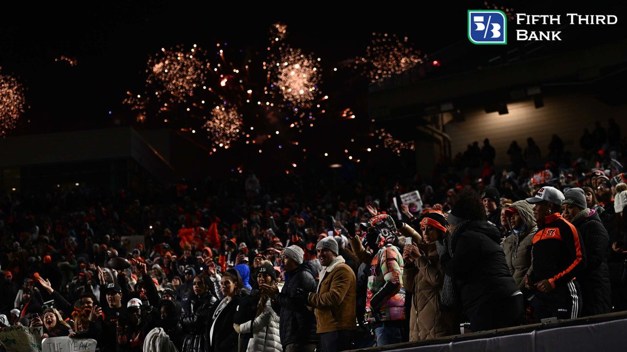 Super Bowl LVI: Cincinnati Bengals draw 30,000 fans for pep rally at Paul  Brown Stadium