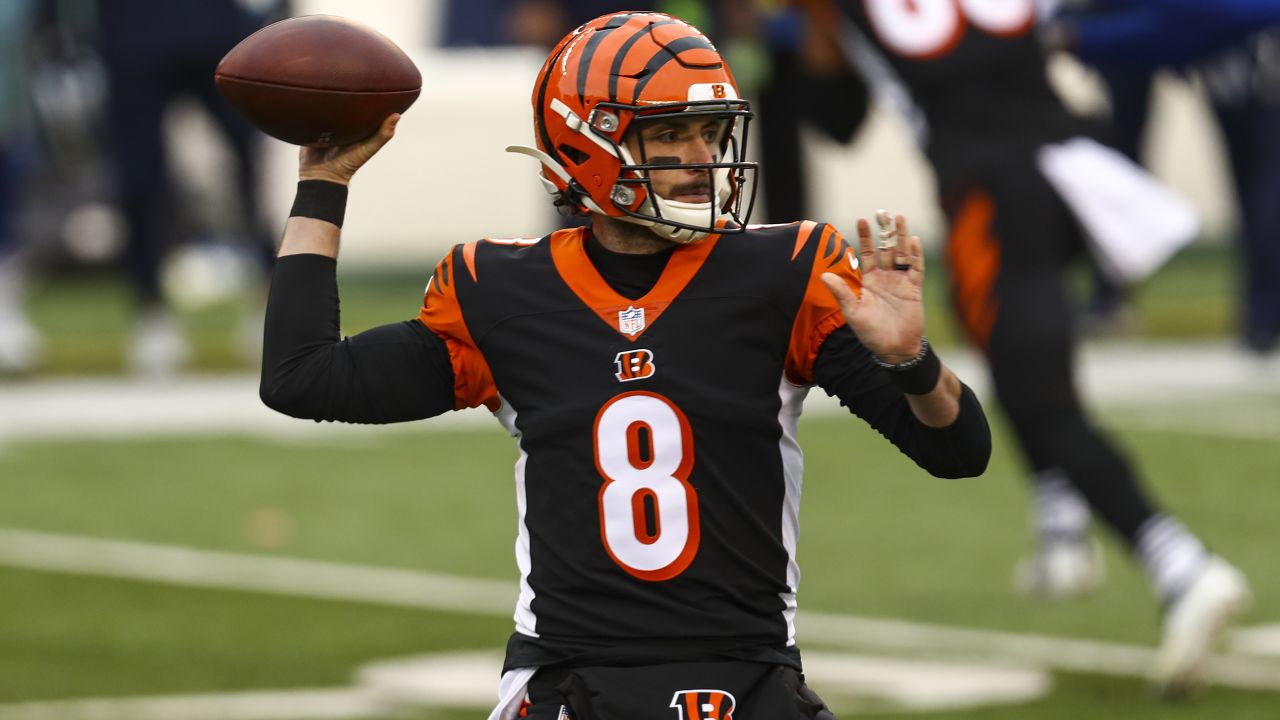 Cincinnati Bengals safety Vonn Bell (24) is seen during an NFL football  game against the Dallas Cowboys, Sunday, Sept. 18, 2022, in Arlington,  Texas. Dallas won 20-17. (AP Photo/Brandon Wade Stock Photo - Alamy