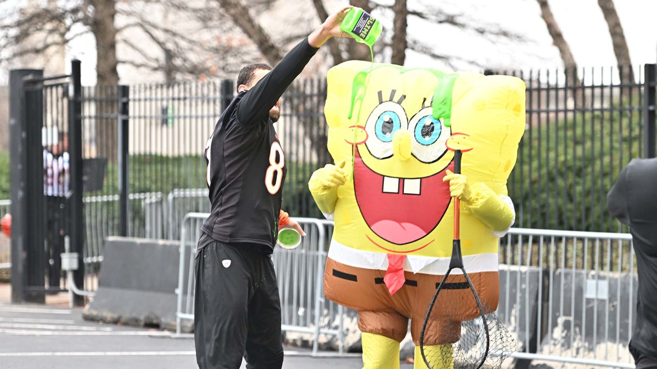 Joe Burrow finally meets SpongeBob, gets slimed