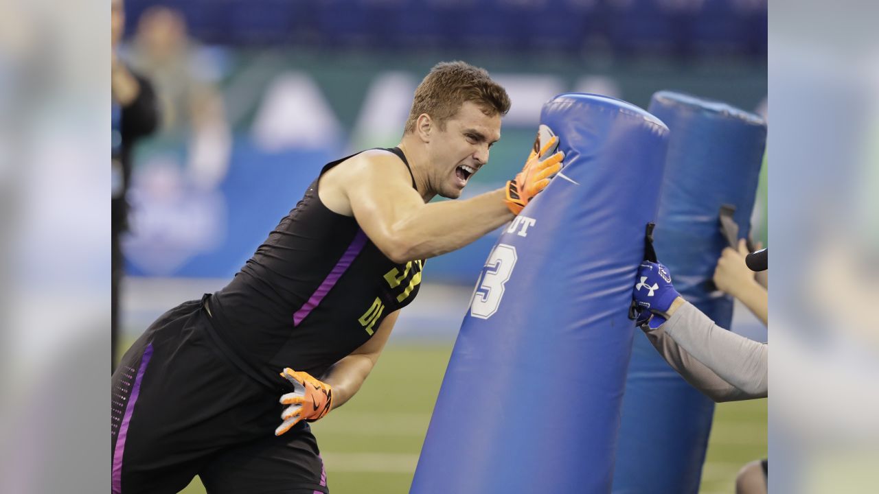 Cincinnati Bengals en X: Look at him sling it. Zac Taylor at the 2007  #NFLCombine (