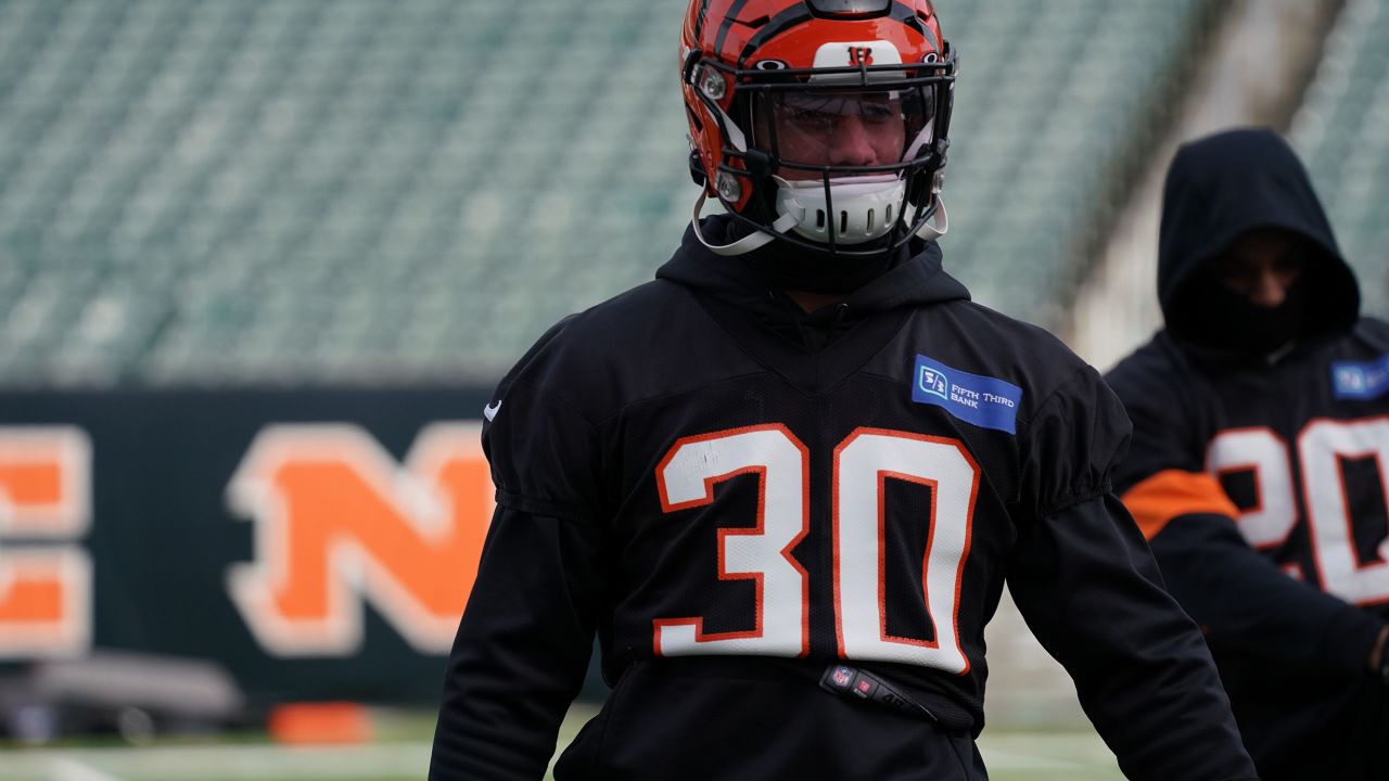 Quick Hits: Bengals Jessie Bates III with an honest self-assessment at the  halfway point of the 2021 season