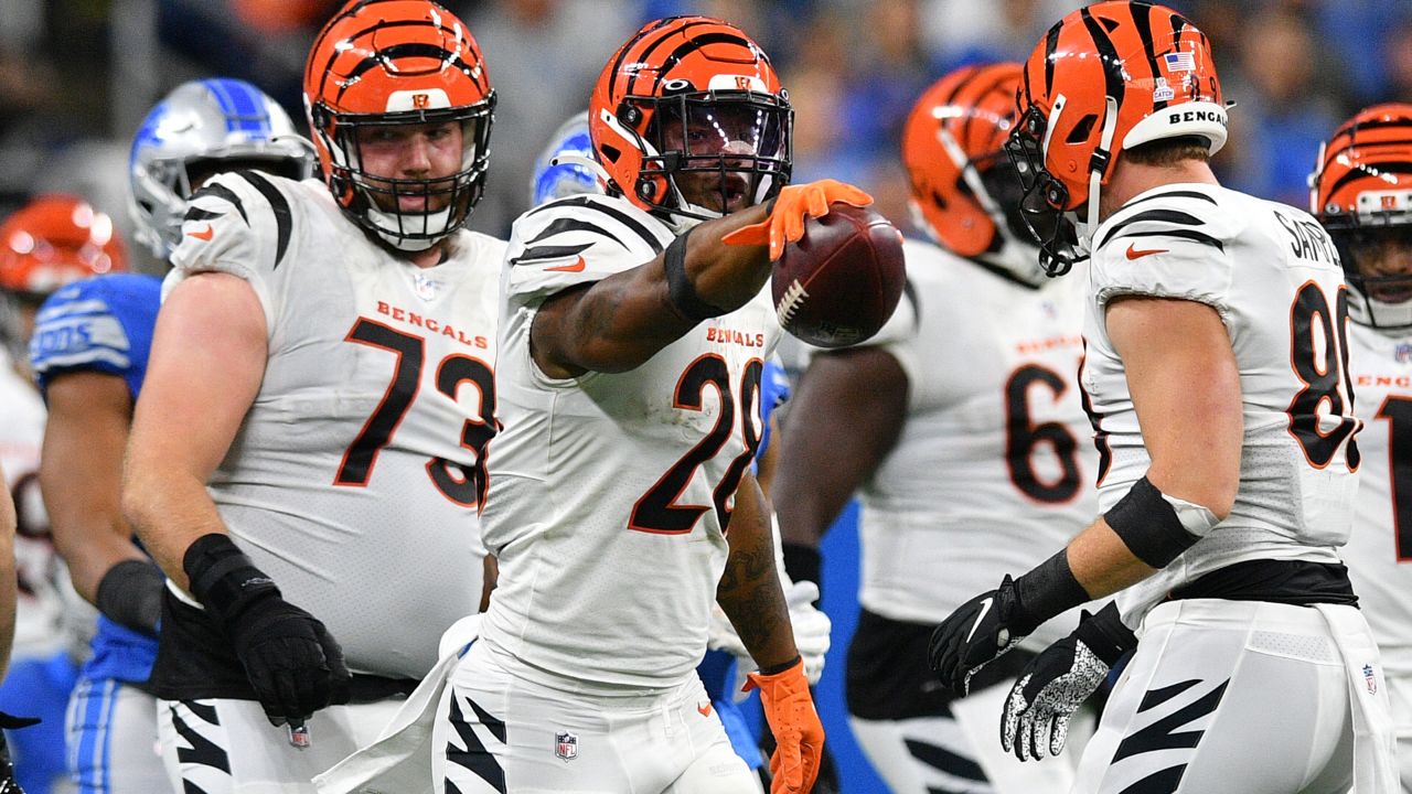 Joe Burrow and Joe Mixon Lead Cincinnati Bengals Past Detroit Lions 34-11 -  Sports Illustrated Cincinnati Bengals News, Analysis and More