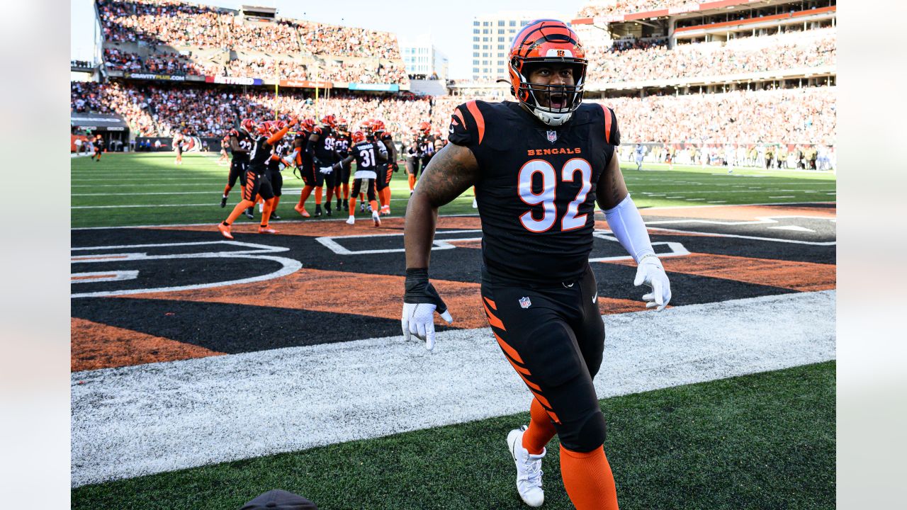 Cincinnati Bengals defensive end B.J. Hill (92) warms up before an