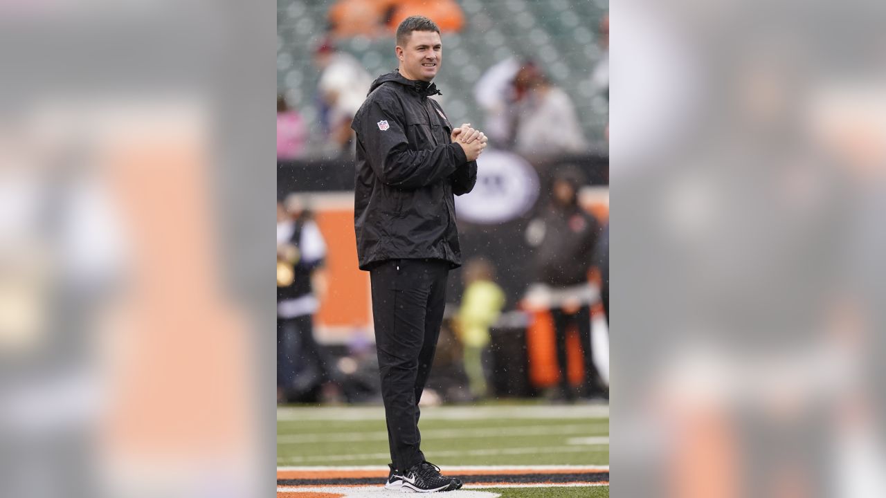 October 29th, 2017: Cincinnati Bengals quarterback Andy Dalton (14) warms  up before the NFL football game between the Indianapolis Colts and the Cincinnati  Bengals at Paul Brown Stadium, Cincinnati, OH. Adam Lacy/CSM