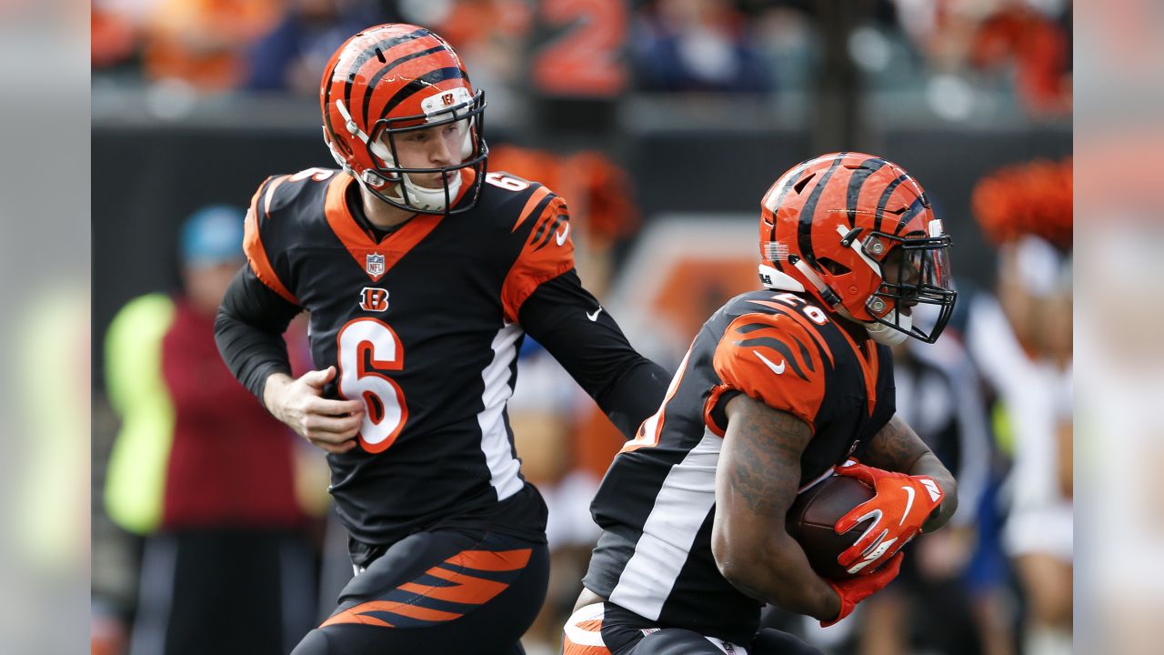 Bengals offense starts hot and defense closes the door in win over