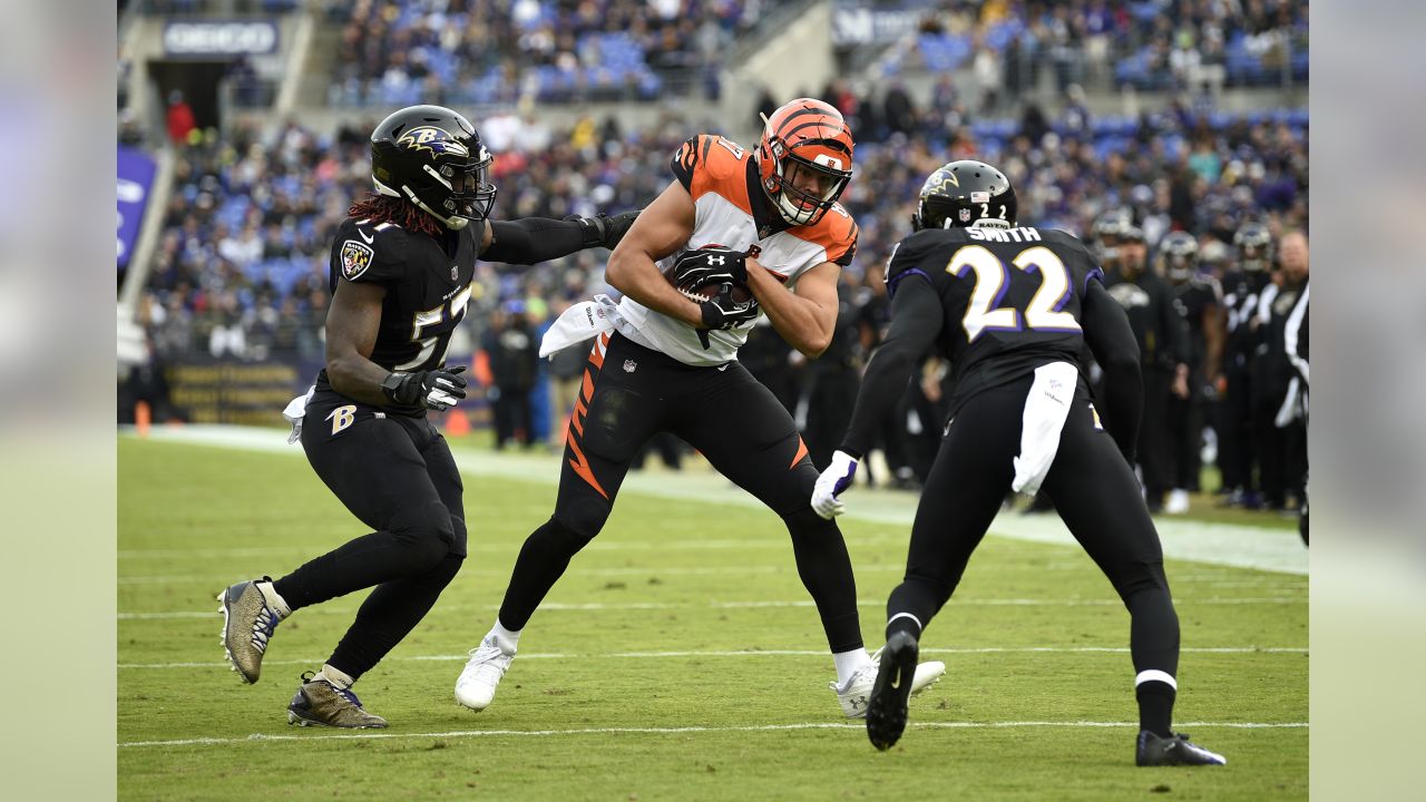 Baltimore Ravens cornerback Jimmy Smith (22) warms up before an