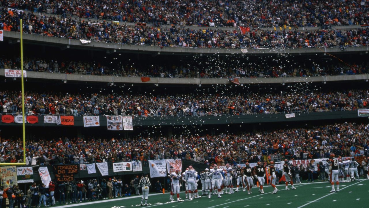 I wanted to run down here and get a good jersey;' Fans buying Bengals gear  ahead of Sunday's game – WHIO TV 7 and WHIO Radio