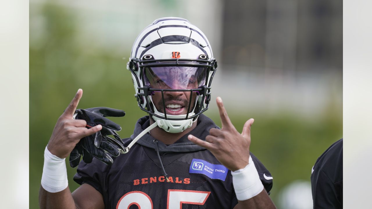 Bengals break out 'White Bengal' helmet during Friday's practice