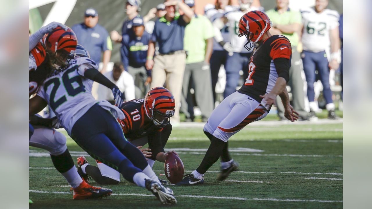 Mike Nugent Kicks A Field Goal To Give The Bengals A 10-7 Lead As