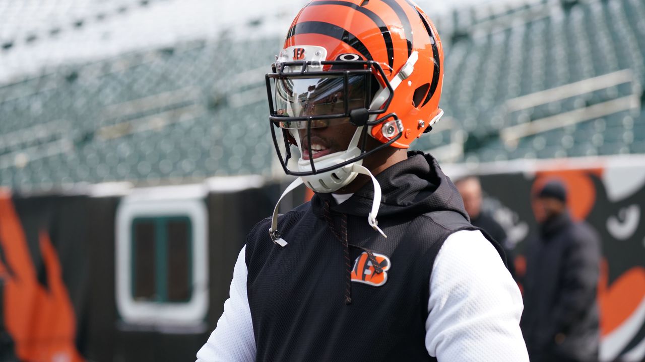 Quick Hits: Bengals Jessie Bates III with an honest self-assessment at the  halfway point of the 2021 season