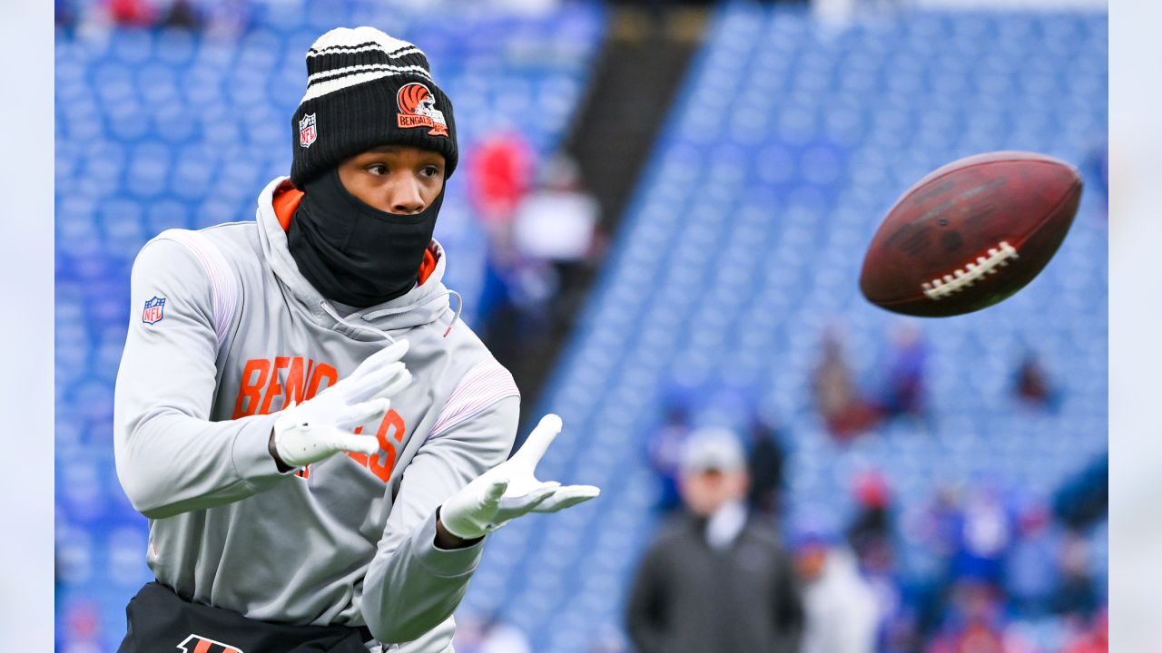 Photos: Bengals Warm Up for Atlanta