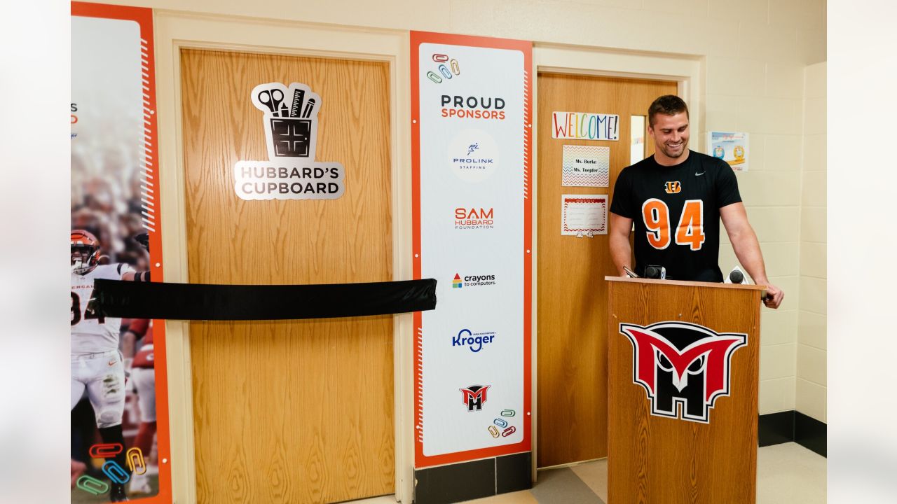 Bengals' Sam Hubbard launches 'Hubbard's Cupboad' to provide supplies to  local kids