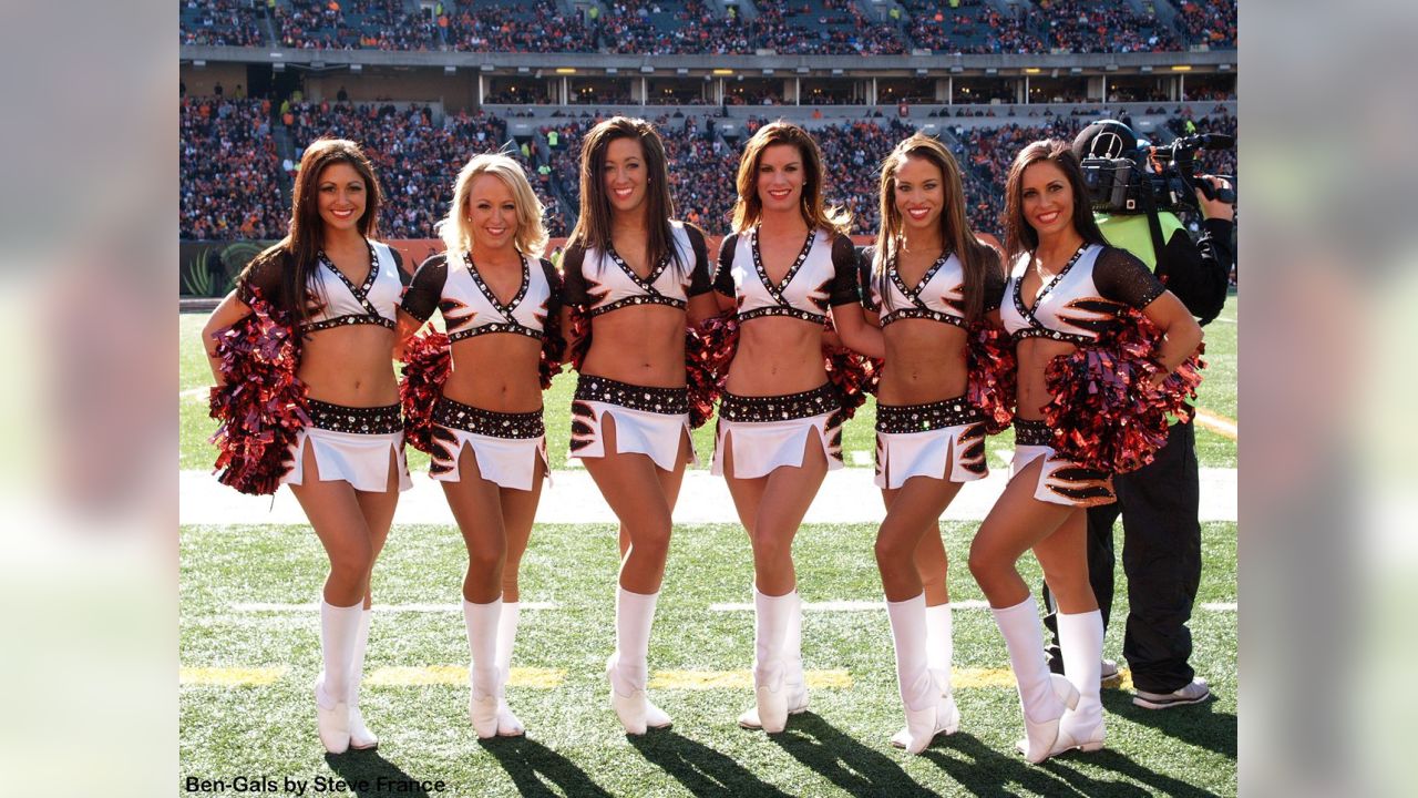 Perfect 10 Cheerleaders on X: Tie game #NFL #JaguarsvsBengals