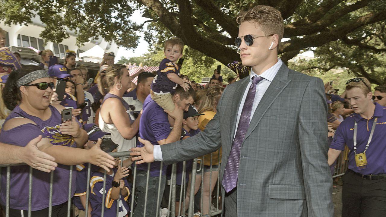 Cincinnati Bengals signed quarterback Joe Burrow, the No. 1 overall pick in  the 2020 NFL Draft.