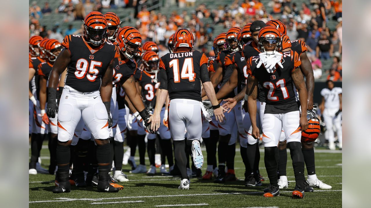 Cincinnati Bengals running back Joe Mixon mashes through Jacksonville  Jaguars for a physical goal-line touchdown