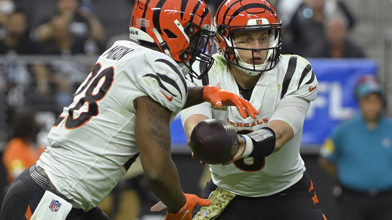 Cincinnati Bengals defeat the Las Vegas Raiders 32-13 behind Joe Mixon's  two touchdowns