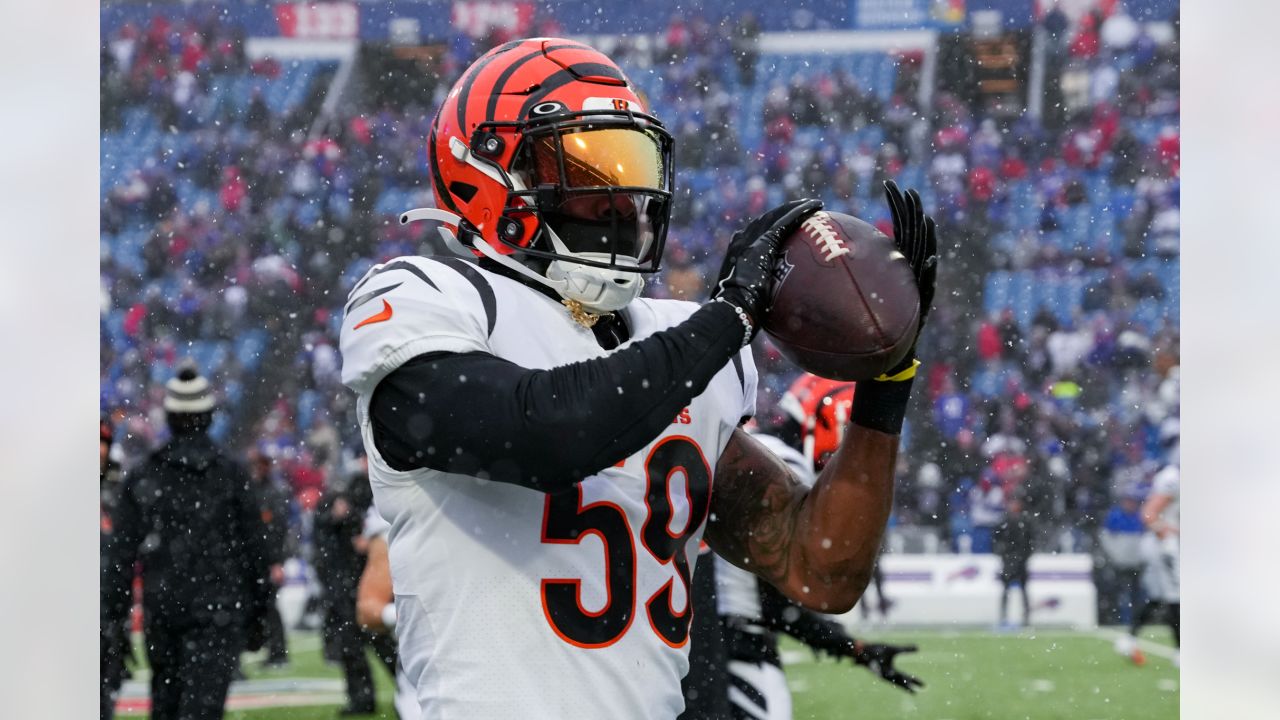 Cincinnati Bengals safety Vonn Bell (24) takes part in drills at Paul Brown  Stadium Tuesday, June 14, 2022 in Cincinnati. (AP Photo/Jeff Dean Stock  Photo - Alamy