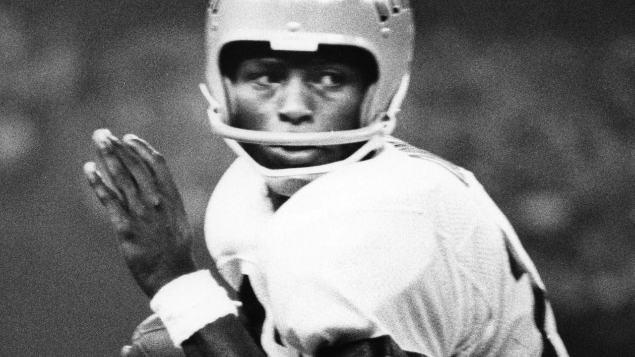 Ken Riley, former Cincinnati Bengals defensive star, dies at 72 - Los  Angeles Times