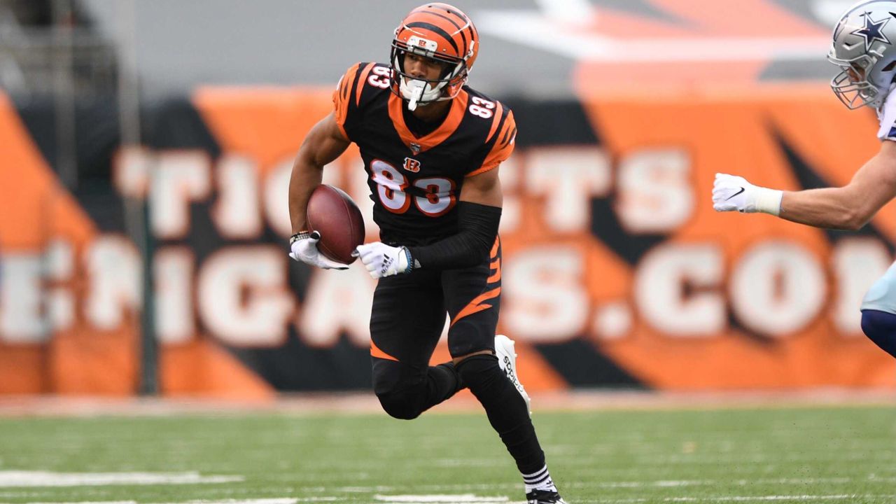 Cincinnati Bengals cornerback Tre Flowers (33) is seen during an NFL  football game against the Dallas Cowboys, Sunday, Sept. 18, 2022, in  Arlington, Texas. Dallas won 20-17. (AP Photo/Brandon Wade Stock Photo -  Alamy