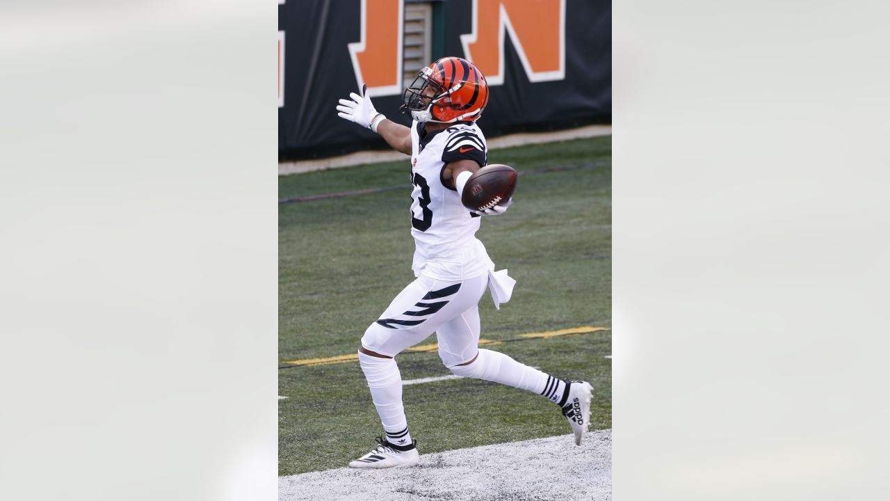 Grizzlies subdue Bengals, 28-20