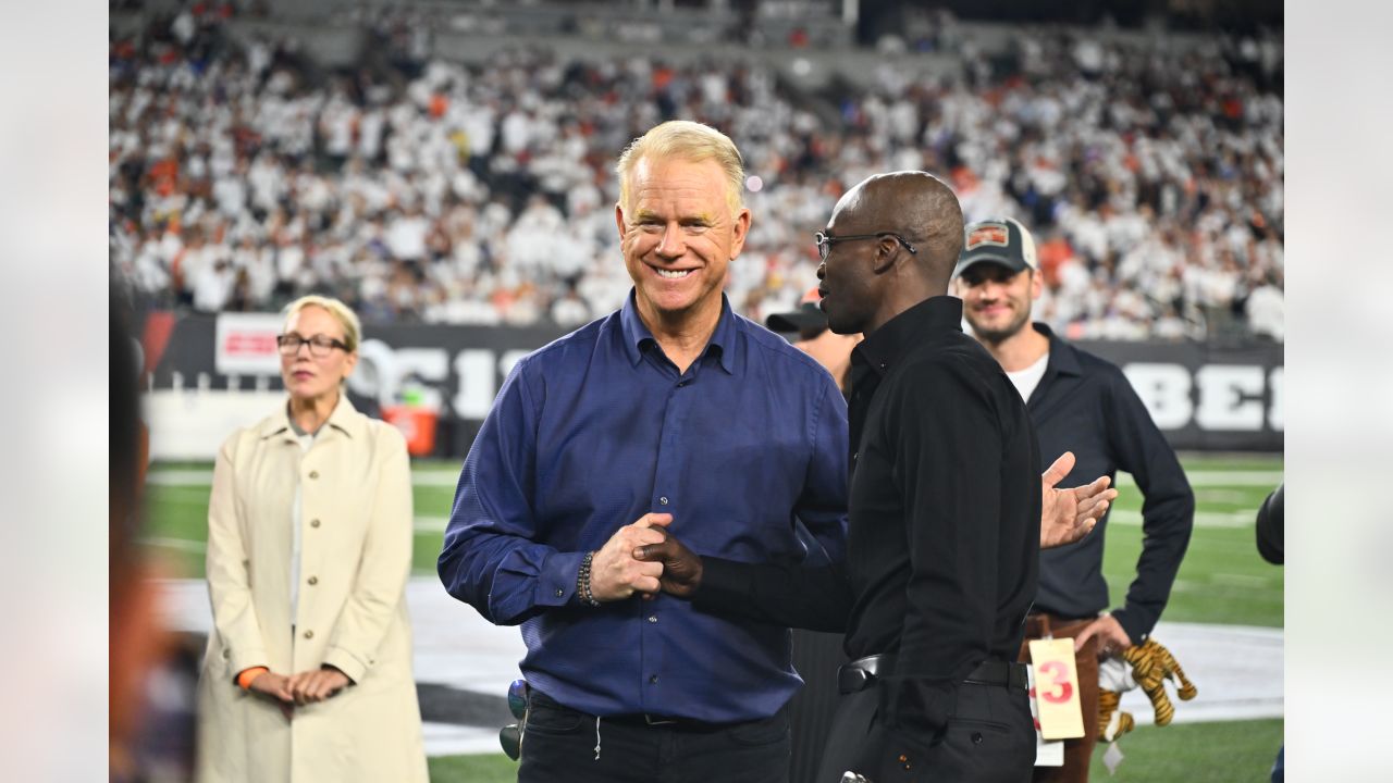 Chad Johnson, Boomer Esiason Bask in Cincinnati Bengals ROH Induction