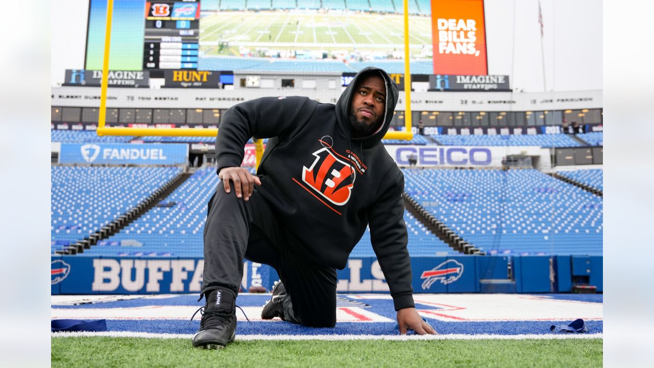 Photos: Bengals Warm Up for Divisional Match